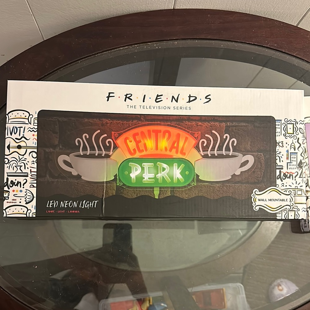FRIENDS Central Perk Neon Light - Red, Green, White